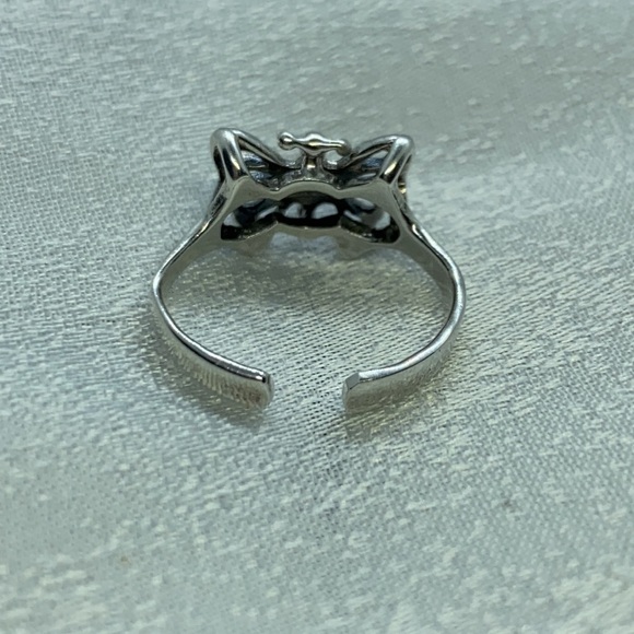 Butterfly toe ring. 🦋 - Picture 2 of 2